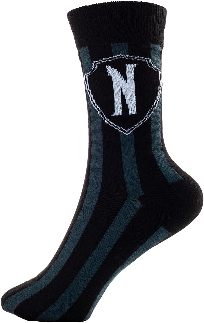 Pyramid International – Wednesday Mug & Sock Set (Black, UK size 3-8 / EU 36-41)