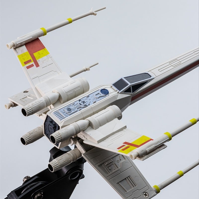 Star Wars X-Wing Justerbar Skrivbordslampa – Rebelstjärnskytteln USB