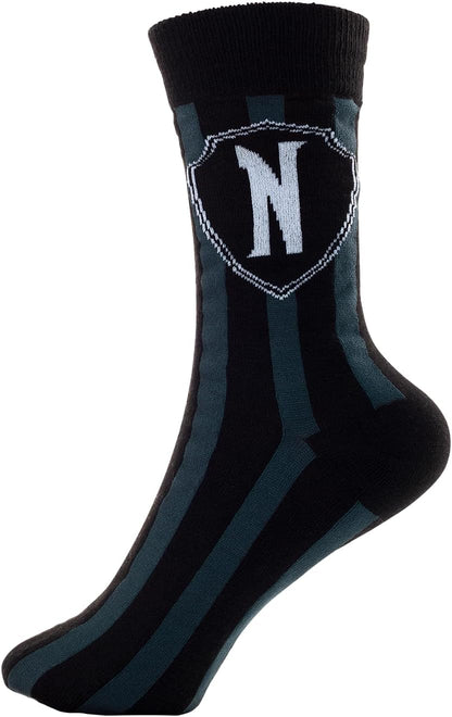 Pyramid International – Wednesday Mug & Sock Set (Svart, UK storlek 3-8 / EU 36-41)