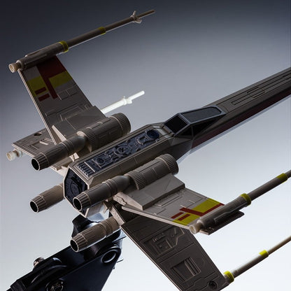 Star Wars X-Wing Justerbar Skrivbordslampa – Rebelstjärnskytteln USB